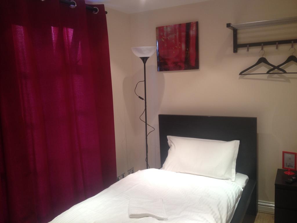 The Greyhound Cottage Chigwell Eksteriør bilde