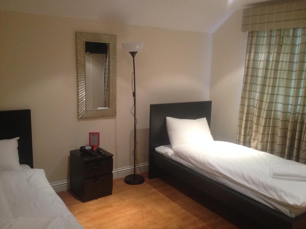 The Greyhound Cottage Chigwell Eksteriør bilde