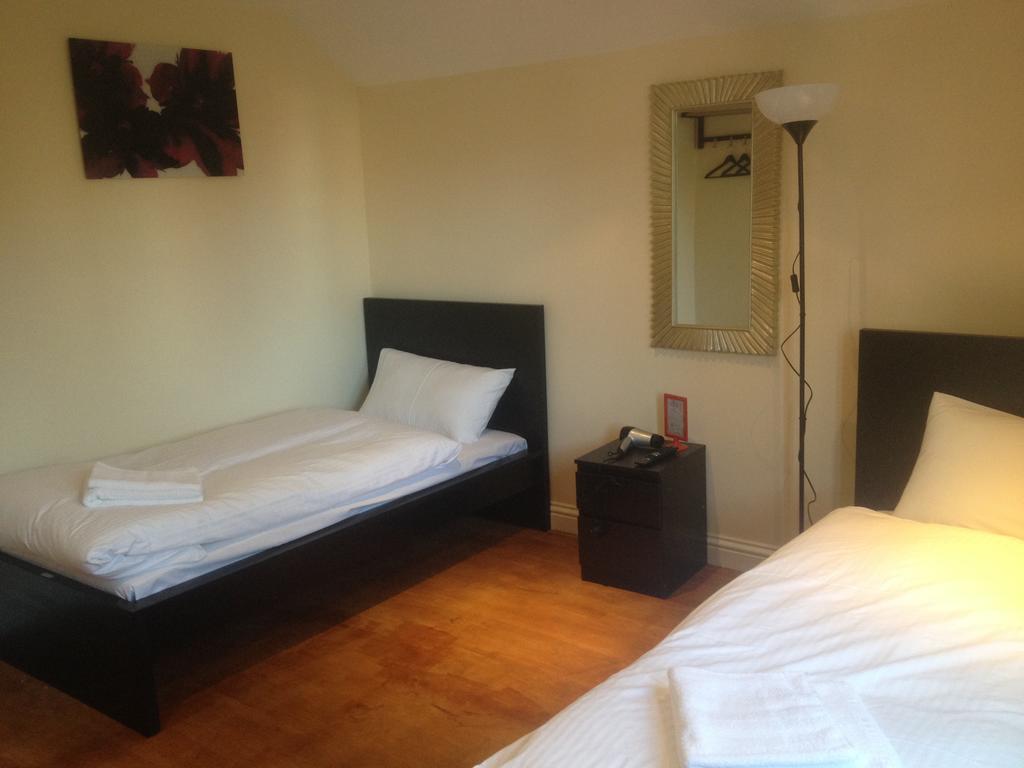 The Greyhound Cottage Chigwell Eksteriør bilde