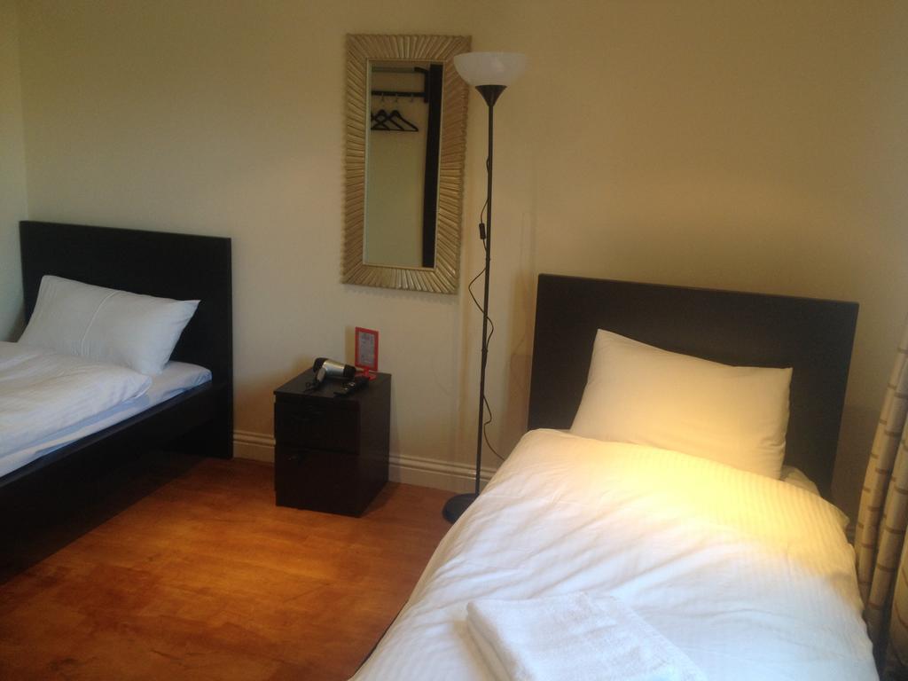 The Greyhound Cottage Chigwell Eksteriør bilde