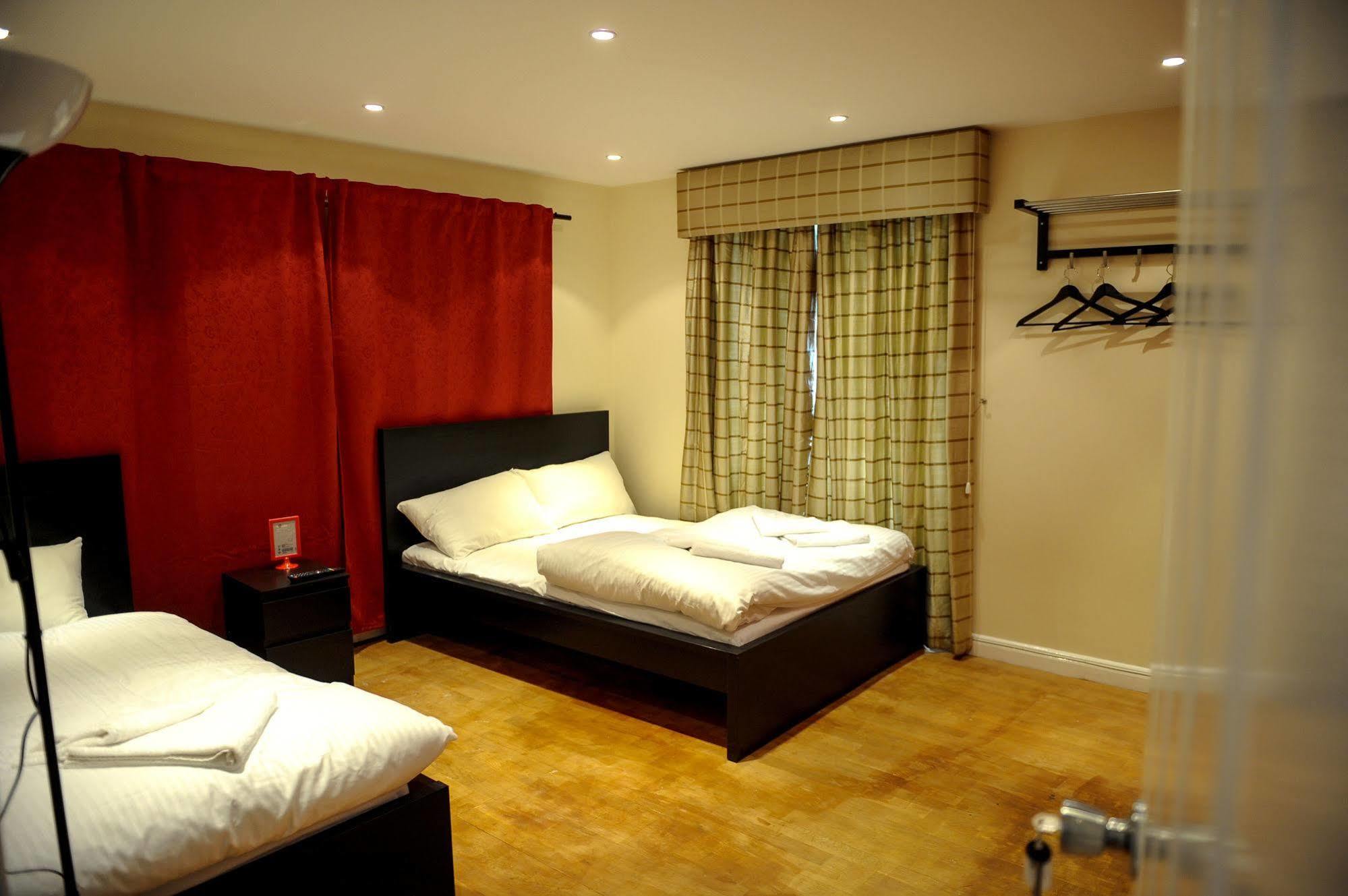 The Greyhound Cottage Chigwell Eksteriør bilde