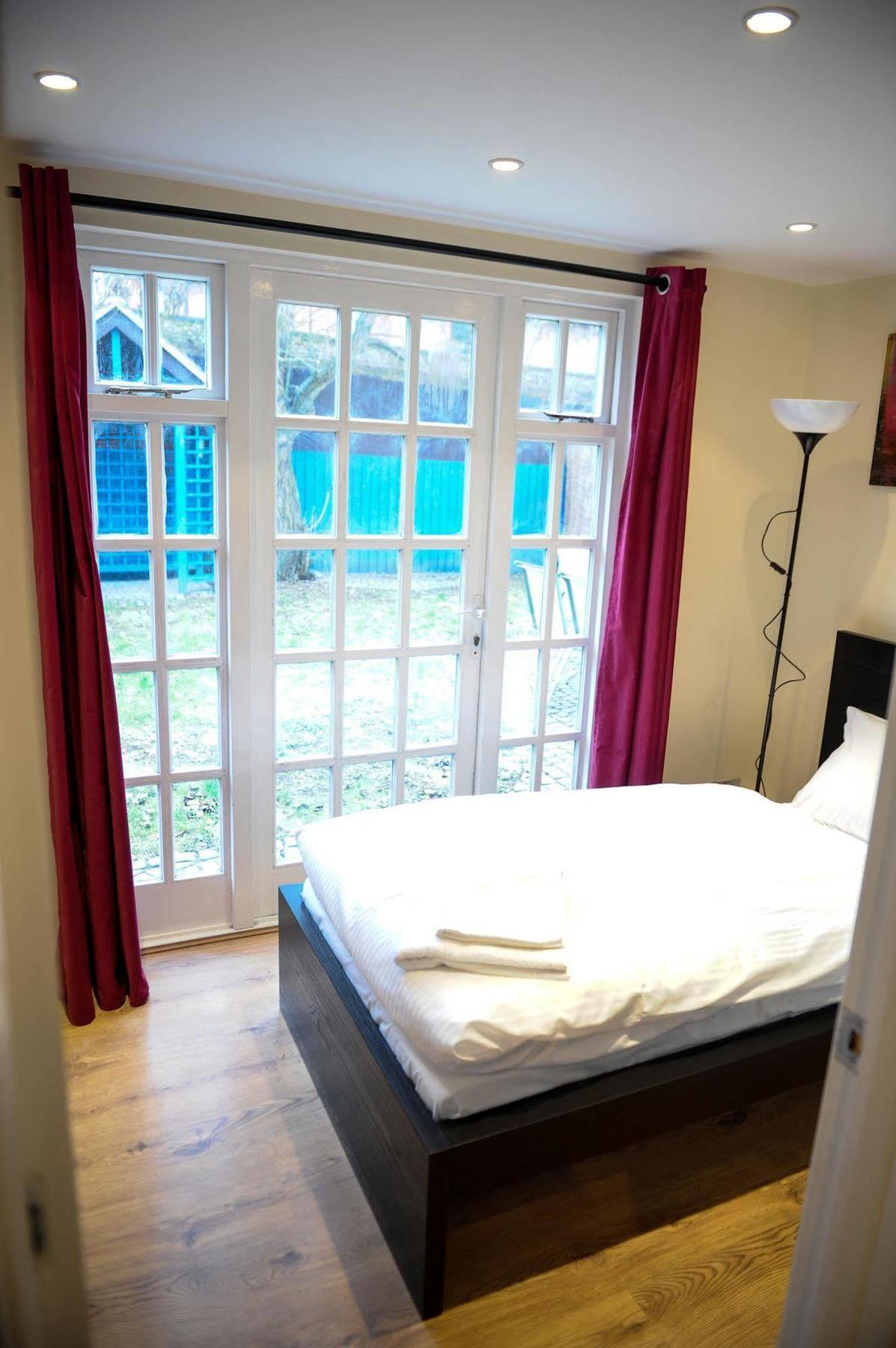 The Greyhound Cottage Chigwell Eksteriør bilde