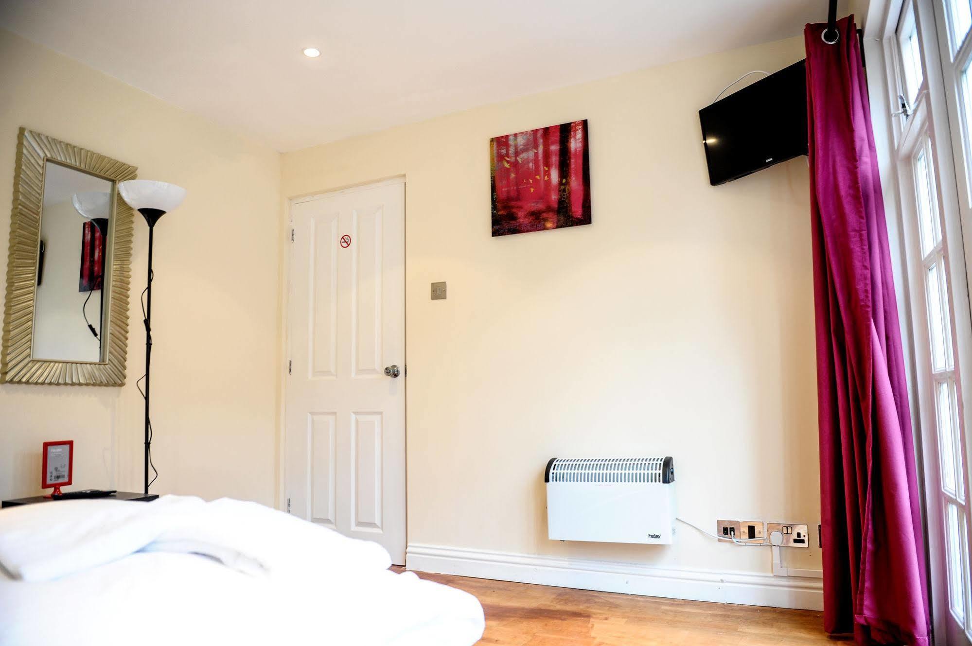 The Greyhound Cottage Chigwell Eksteriør bilde