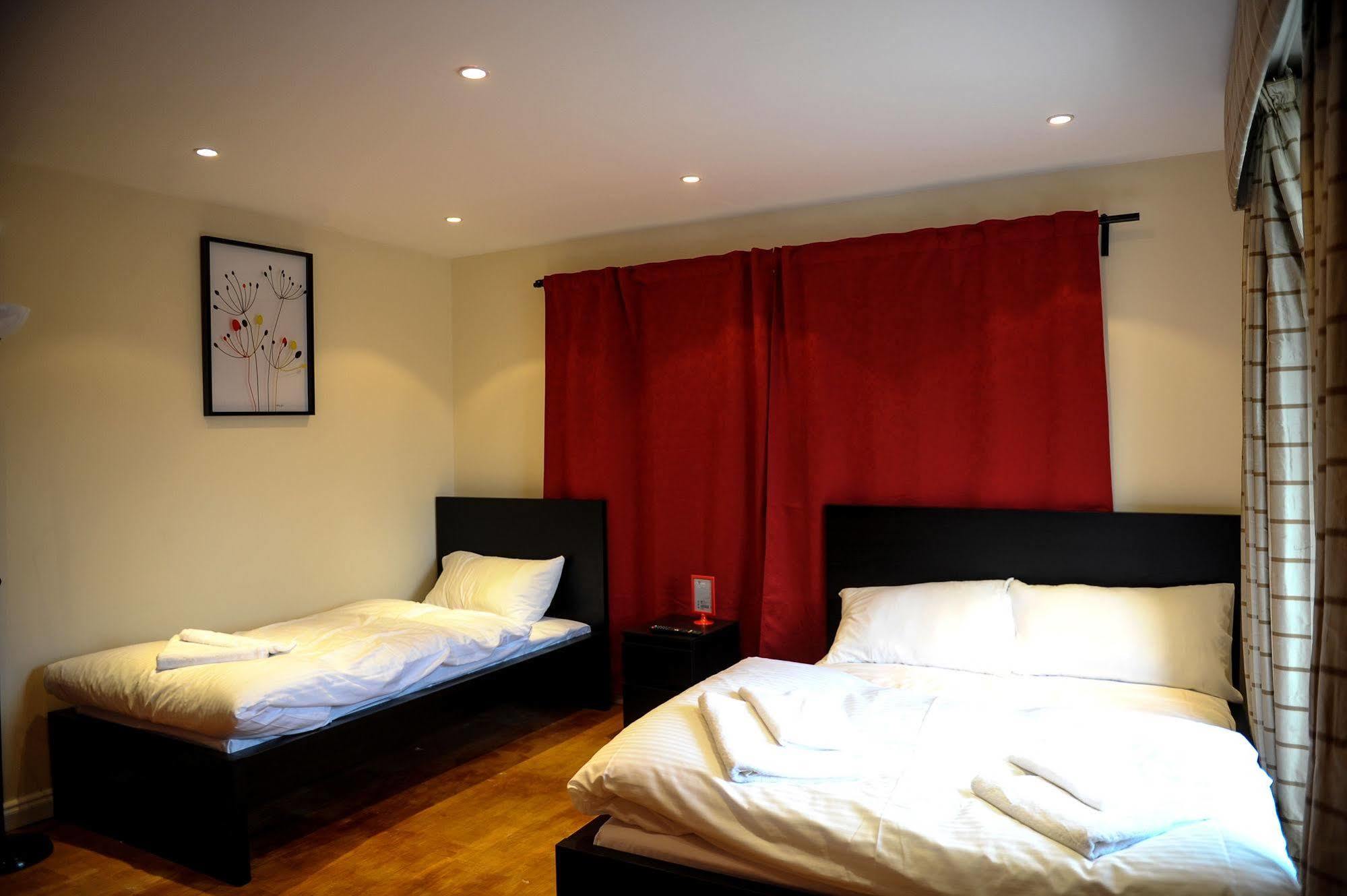 The Greyhound Cottage Chigwell Eksteriør bilde