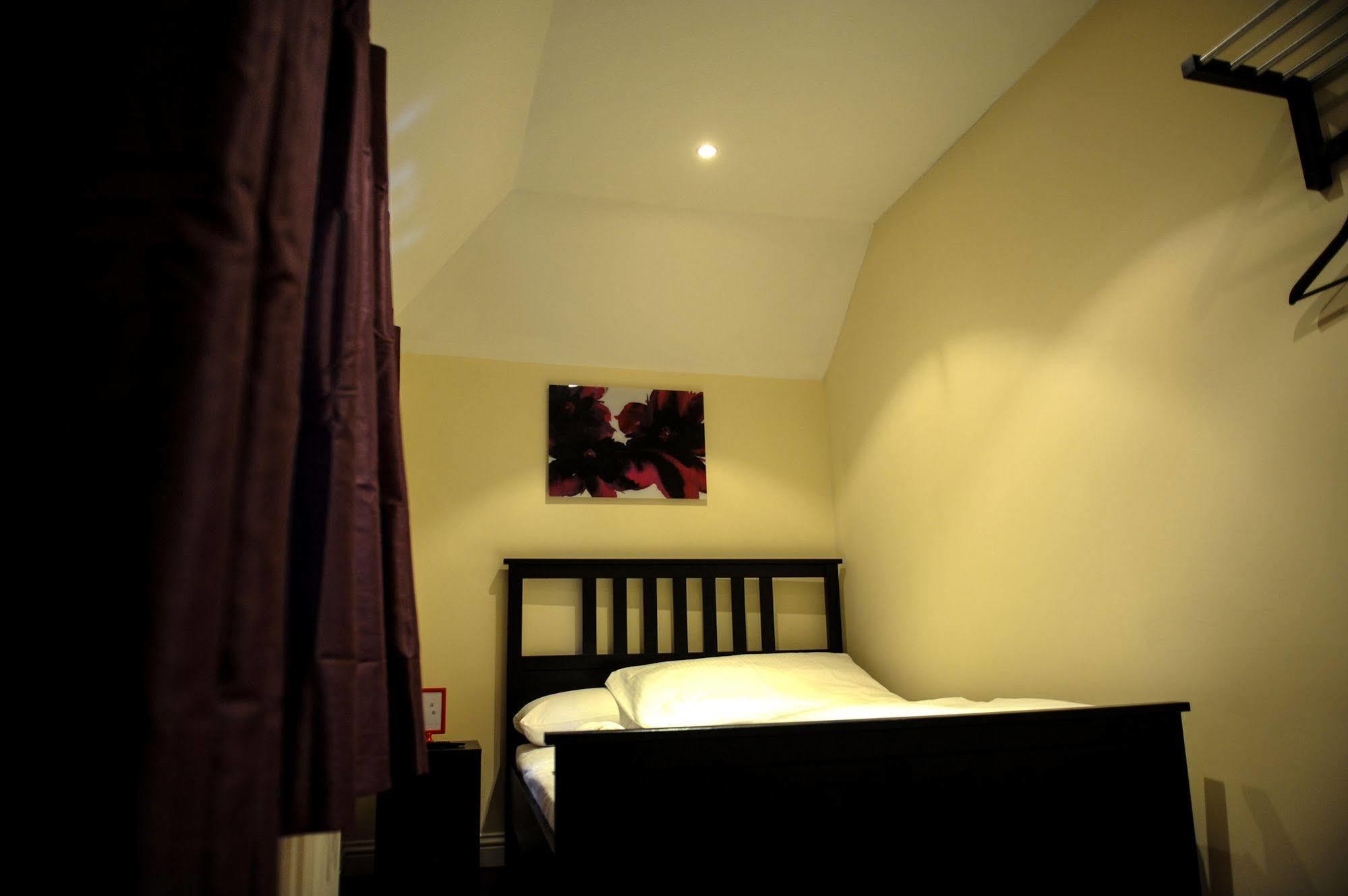The Greyhound Cottage Chigwell Eksteriør bilde