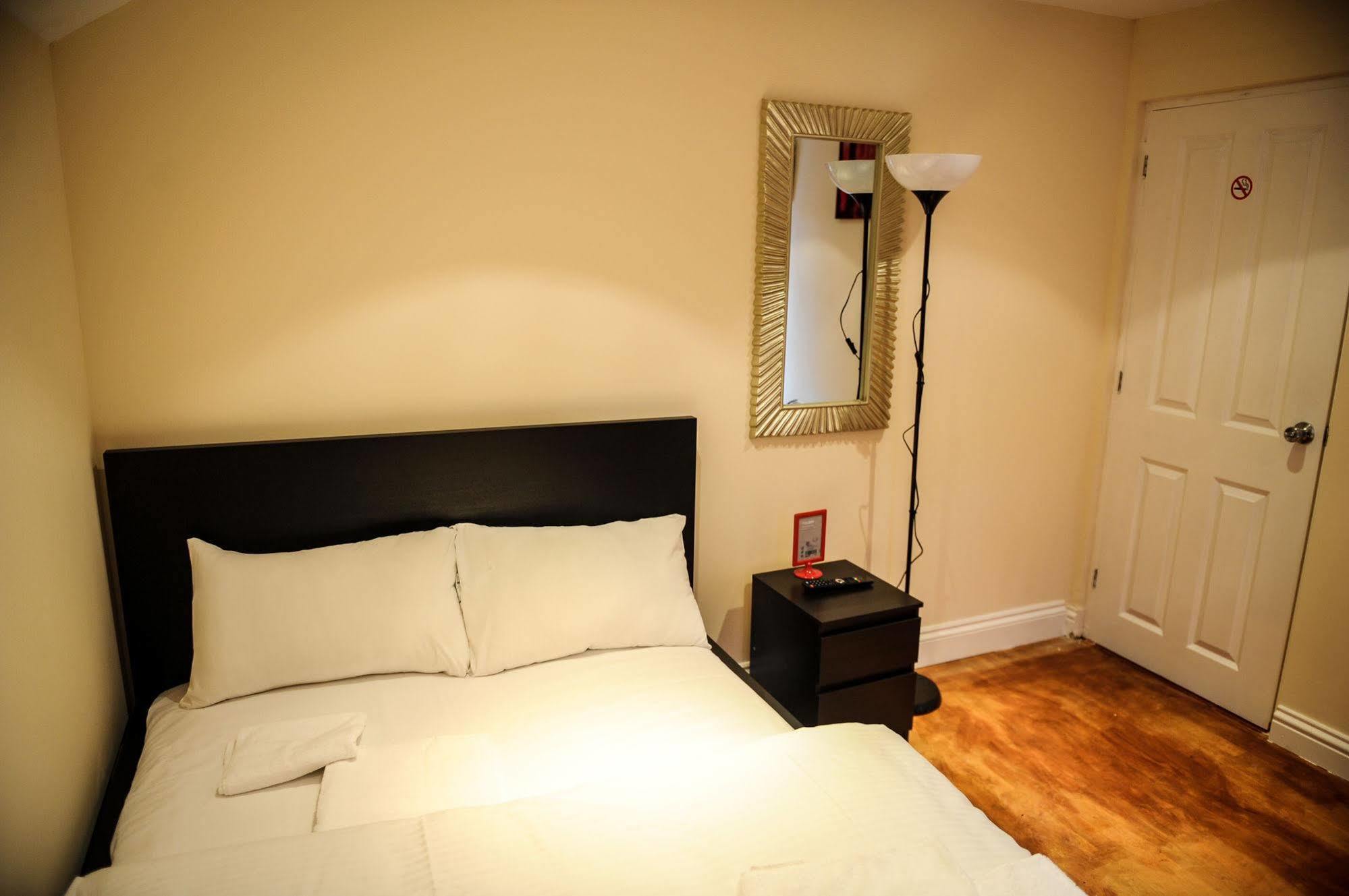 The Greyhound Cottage Chigwell Eksteriør bilde